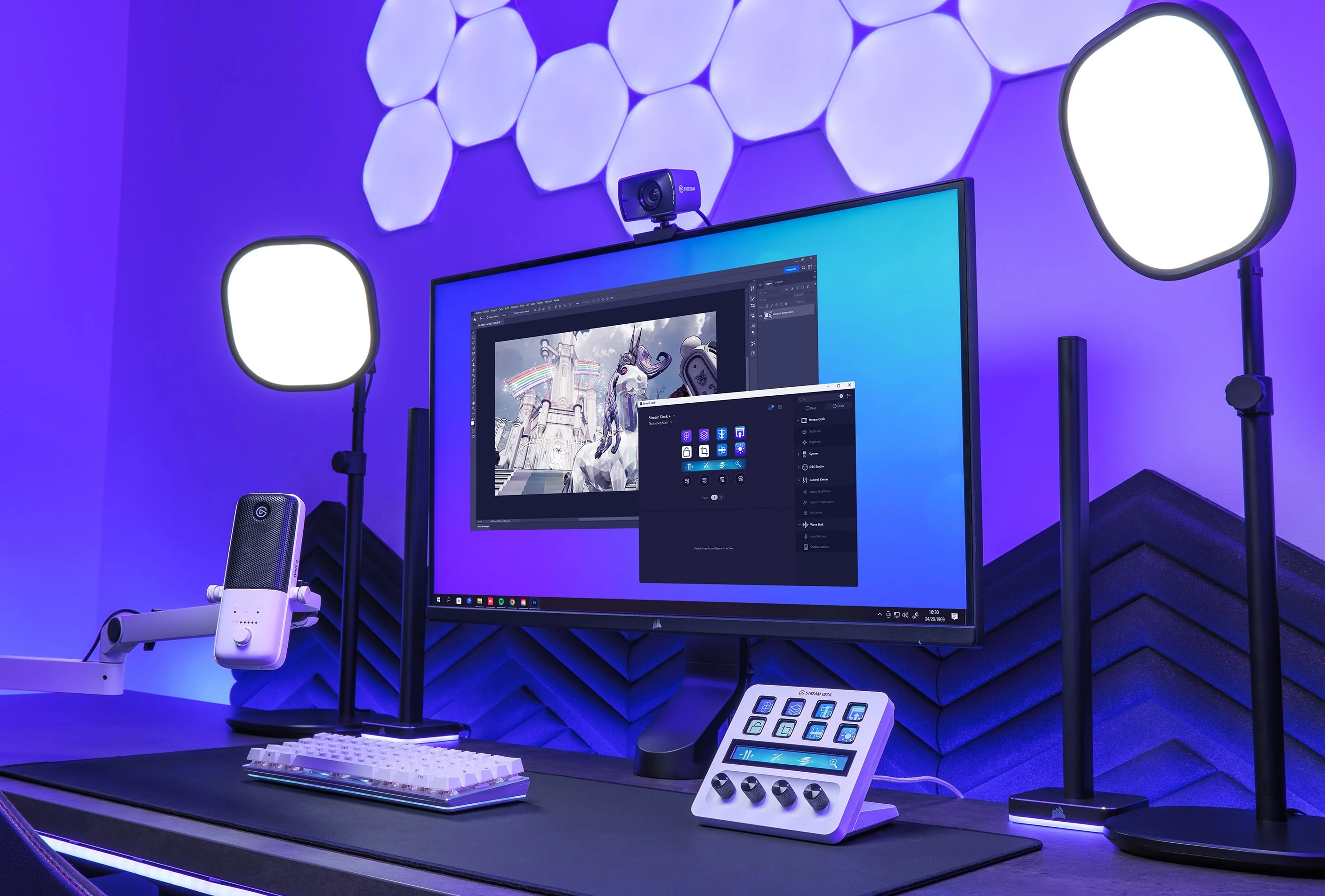 Elgato Stream Deck tech with customizable LCD keys, dials, and touch strip - Image 36