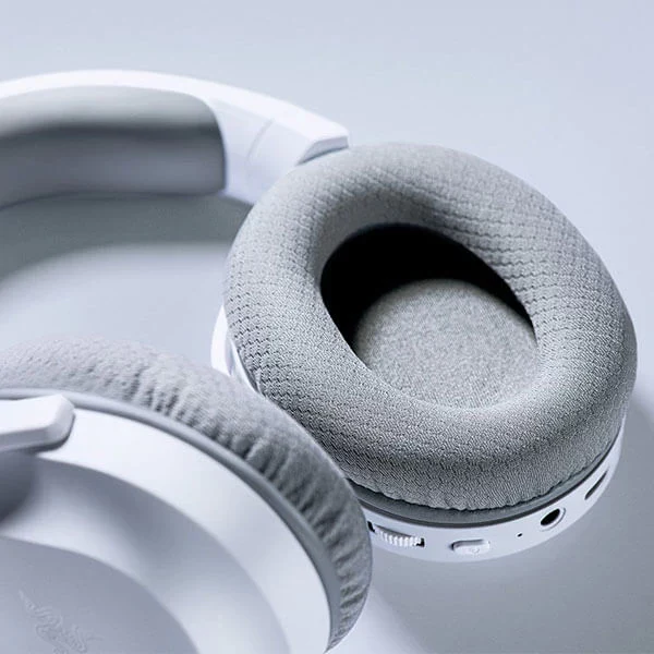Razer Barracuda X (2022) Wireless Gaming Headset (Mercury) - Image 3