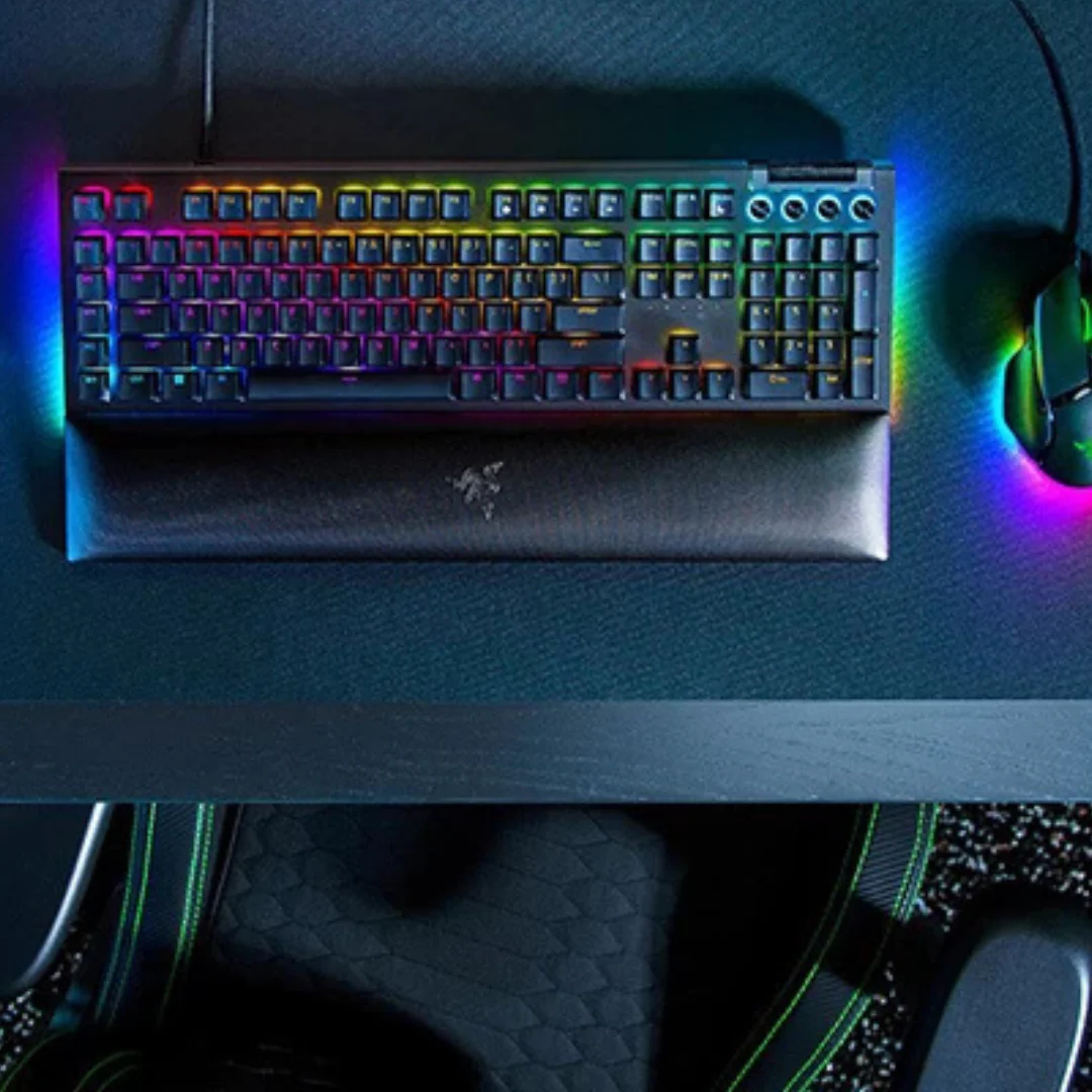 Razer BlackWidow V4 Mechanical Gaming Keyboard with Green Switches - Image 2